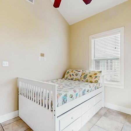 Coastal Cabana Crystal Beach Exterior photo
