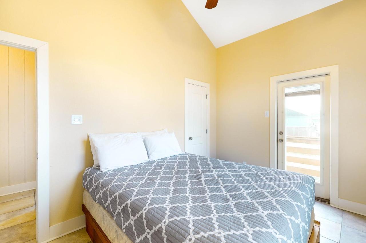 Coastal Cabana Crystal Beach Exterior photo