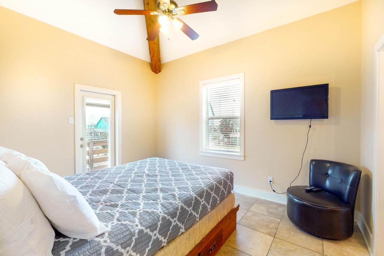 Coastal Cabana Crystal Beach Exterior photo